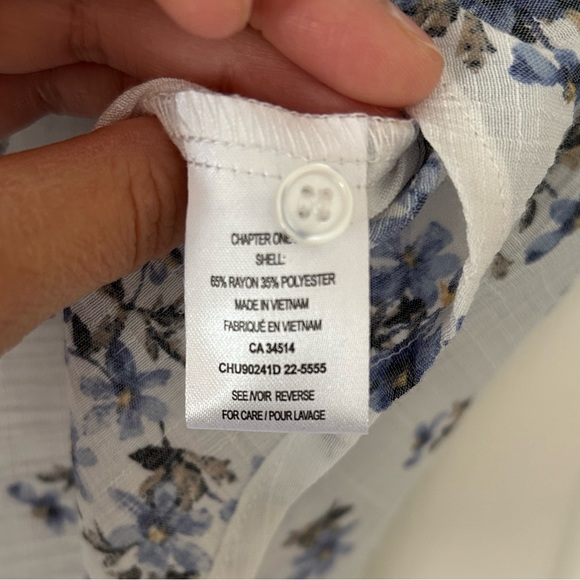 Blousology White Floral Blouse - Picture 5 of 5